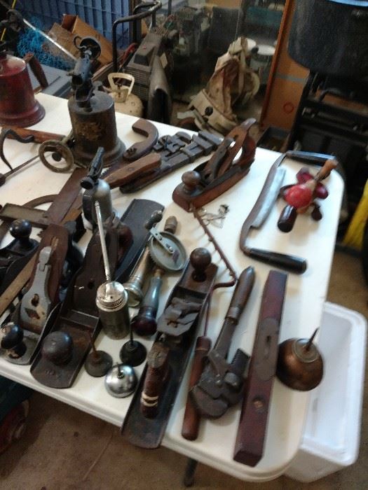 Many antique tools