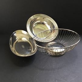 Serving Dishes      https://ctbids.com/#!/description/share/32682