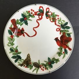 Cardinal and Holly Plate with Hanger     https://ctbids.com/#!/description/share/32574