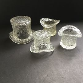 4 Glass Hat Vases        https://ctbids.com/#!/description/share/32589
