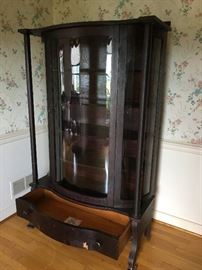 Antique Bowed Glass China Cabinet      https://ctbids.com/#!/description/share/32692