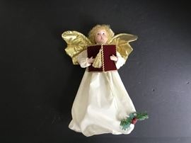 Singing Angel      https://ctbids.com/#!/description/share/33163 
