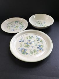 Nitto Overtones Vineyard Oven to Table Serving Pieces    https://ctbids.com/#!/description/share/33139