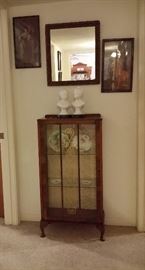 Small display cabinet