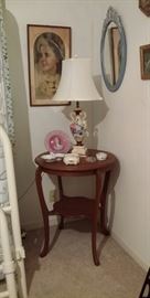 Antique oak lamp table, vintage lamp & pictures