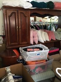 BEDROOM WALL UNIT, THROW PILLOWS