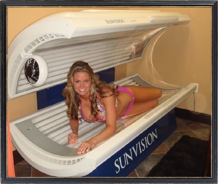 Heatwave Tanning Salons, in Sudbury Ontario - stand up bed, laydown beds,  and spray tan - Tanning products and accessories