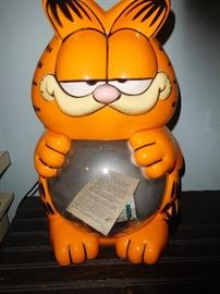 Garfield fish tank