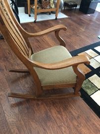 Rocking chair 