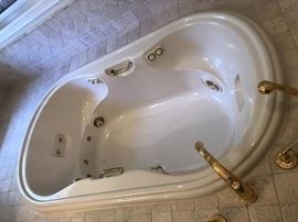 jacuzze tub