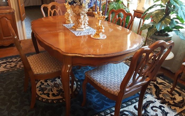 Beautiful French Provincial Dining set