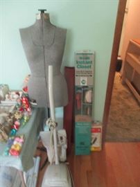 Vacuum cleaner and dress form