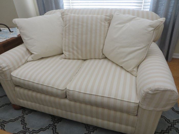 STRIPED LOVESEAT
LOOSE BACK PILLOW 
