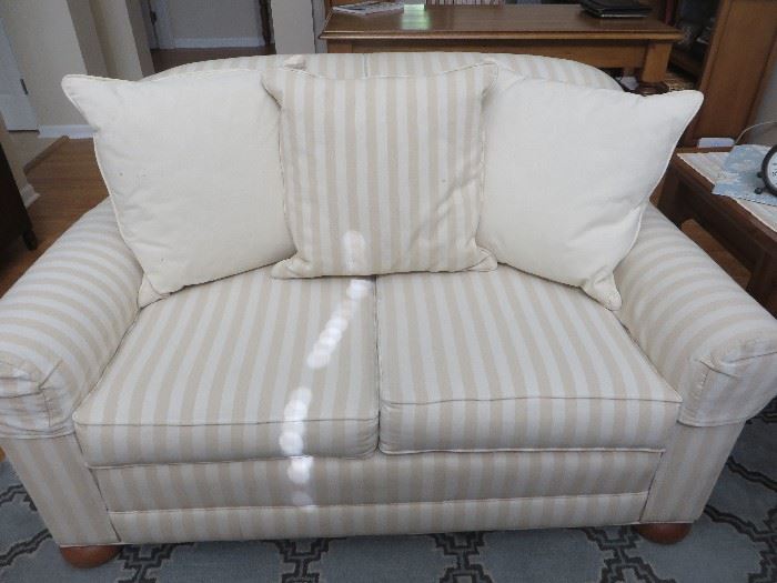  STRIPED LOVESEAT
LOOSE BACK PILLOW 

