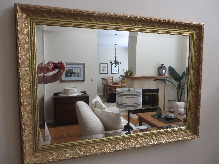 BEVELED WALL MIRROR
GOLD FRAME
