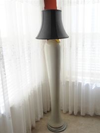 floor lamp w/shade