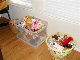150+ beanie babies