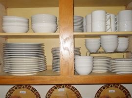 Farberware Trellis dinnerware