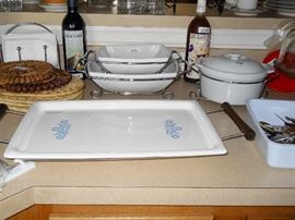 Corning broil, bake tray w/stand, etc.