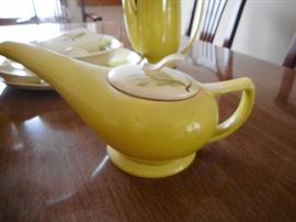 Red Wing Chartreuse Magnolia Tea Pot 