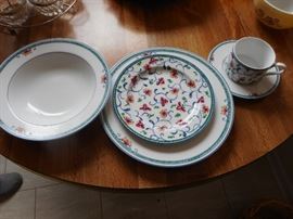Coventry Porcelain Portuguese Tile 5 Piece Place Setting