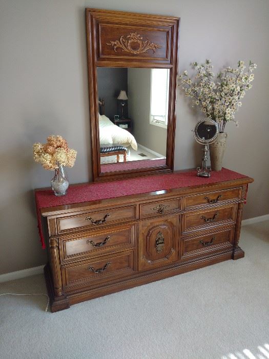 Long dresser w mirror part of 4 piece bedroom set by Dixie