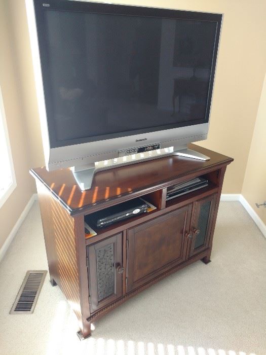 Nice cabinet,. TV also for sale