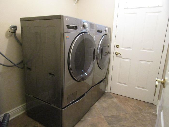 L G WASHER AND DRYER