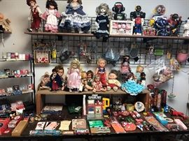 Dolls (some vintage), cards, vintage toys and games