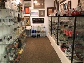 lots of glasses. decanters, cocoa-cola glassware, sets, matching, beer mugs, single cups, coffee cups