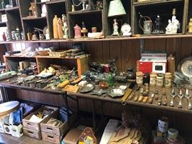 lots of vintage items