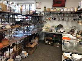single dishes, dish sets, mugs, kitchen items