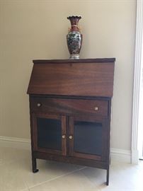 Kentucky Cherry Wood Desk