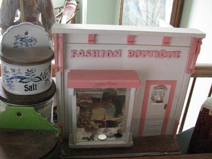 miniature box display of fashion boutique fully designed