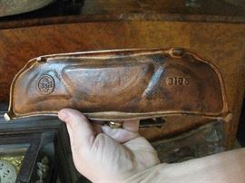 B & H logo