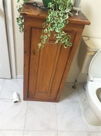 Early country pine single door stand