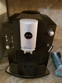 Jura Capresso Impressa E8 high end espresso machine