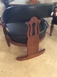 Vintage Kitchen Table and 4 chairs