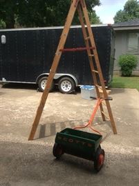 Step Ladder, Scotts Spreader