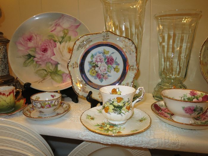 For Our Teacup Collectors! Nice Bone China Cup And Saucers. 