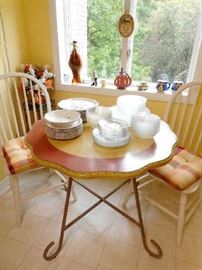 SMALL TABLE & 2 CHAIRS