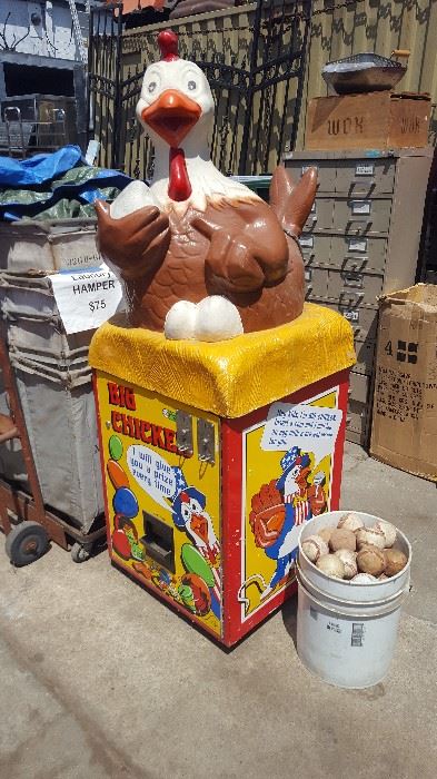 Big Chicken arcade game