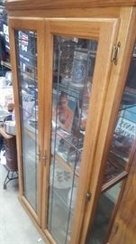 Nice curio cabinet 