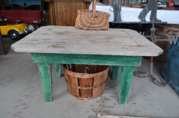 primitive child's or coffee table w/green paint