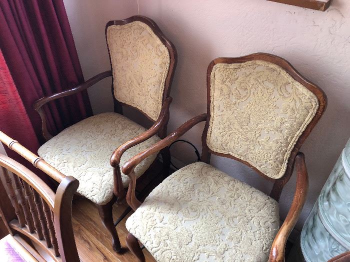 Matching parlor chairs in great condition