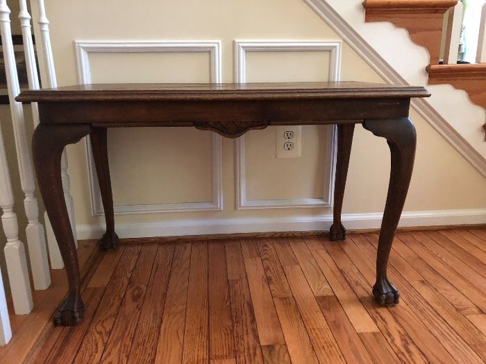 Gorgeous Antique table with claw feet!! 