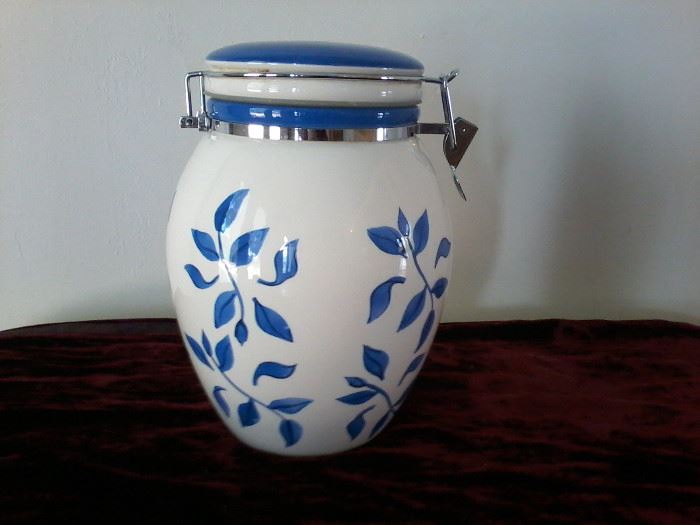  Blue & White Ceramic Canister        http://www.ctonlineauctions.com/detail.asp?id=741074