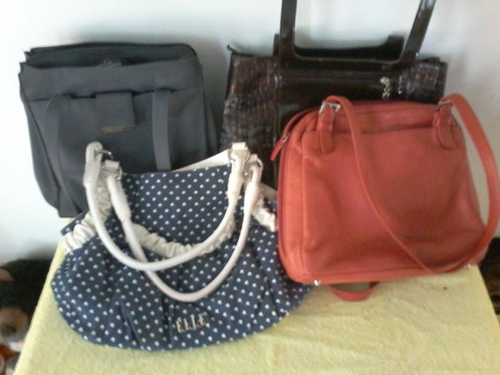  4 Purses                http://www.ctonlineauctions.com/detail.asp?id=741129