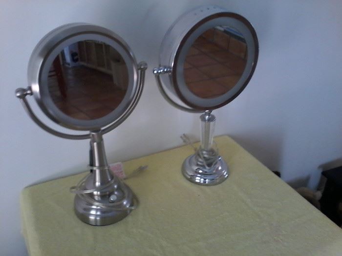  2 Makeup Mirrors        http://www.ctonlineauctions.com/detail.asp?id=741137