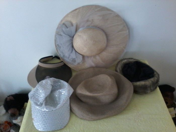  5 Hats                   http://www.ctonlineauctions.com/detail.asp?id=741132